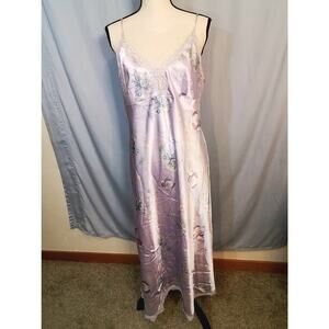 Gilligan O'Malley lavender night gown